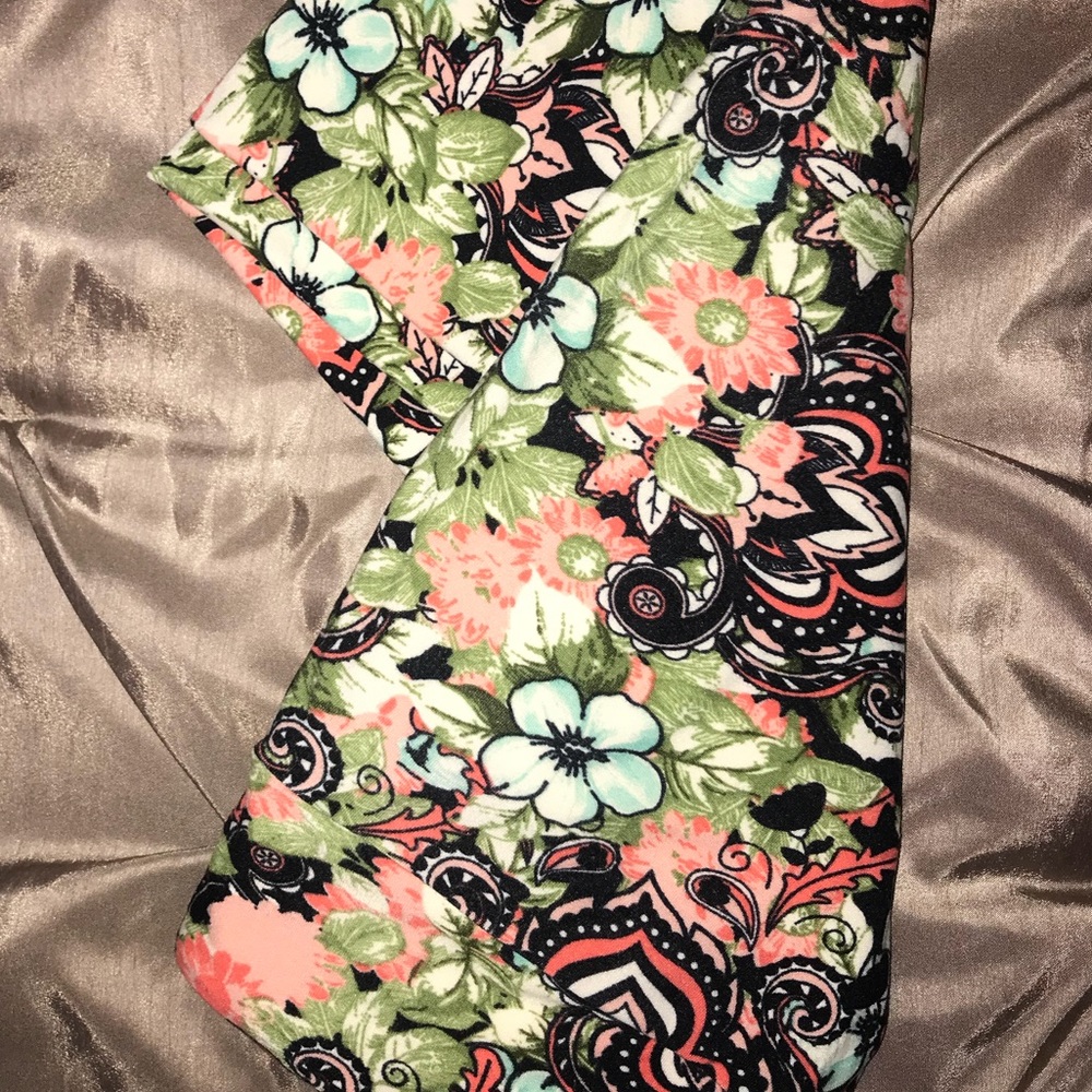 Lularoe floral leggings